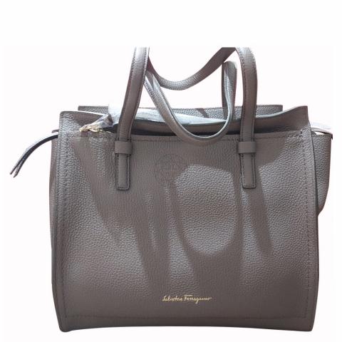 Salvatore ferragamo amy online medium tote